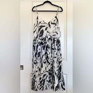 Nine West Women's Black and White Graphic Print Midi Dress Size XL
